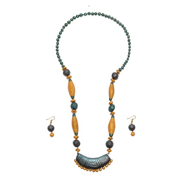 Golden and green coloured Necklace set