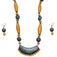 Golden and green coloured Necklace set